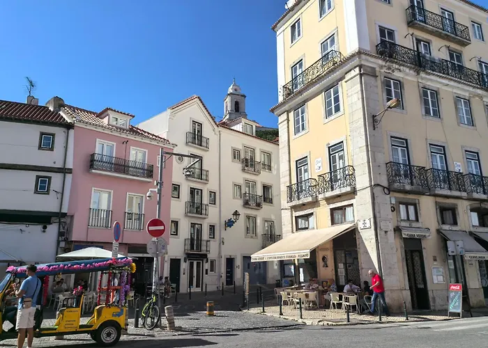 B&j Alfama Sea Lane 3